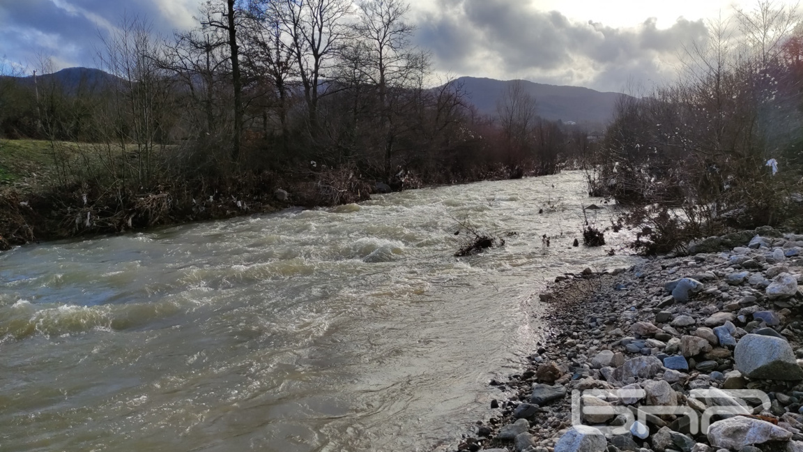 Дъждът в Кирково предизвика наводнения и щети, но няма пострадали хора