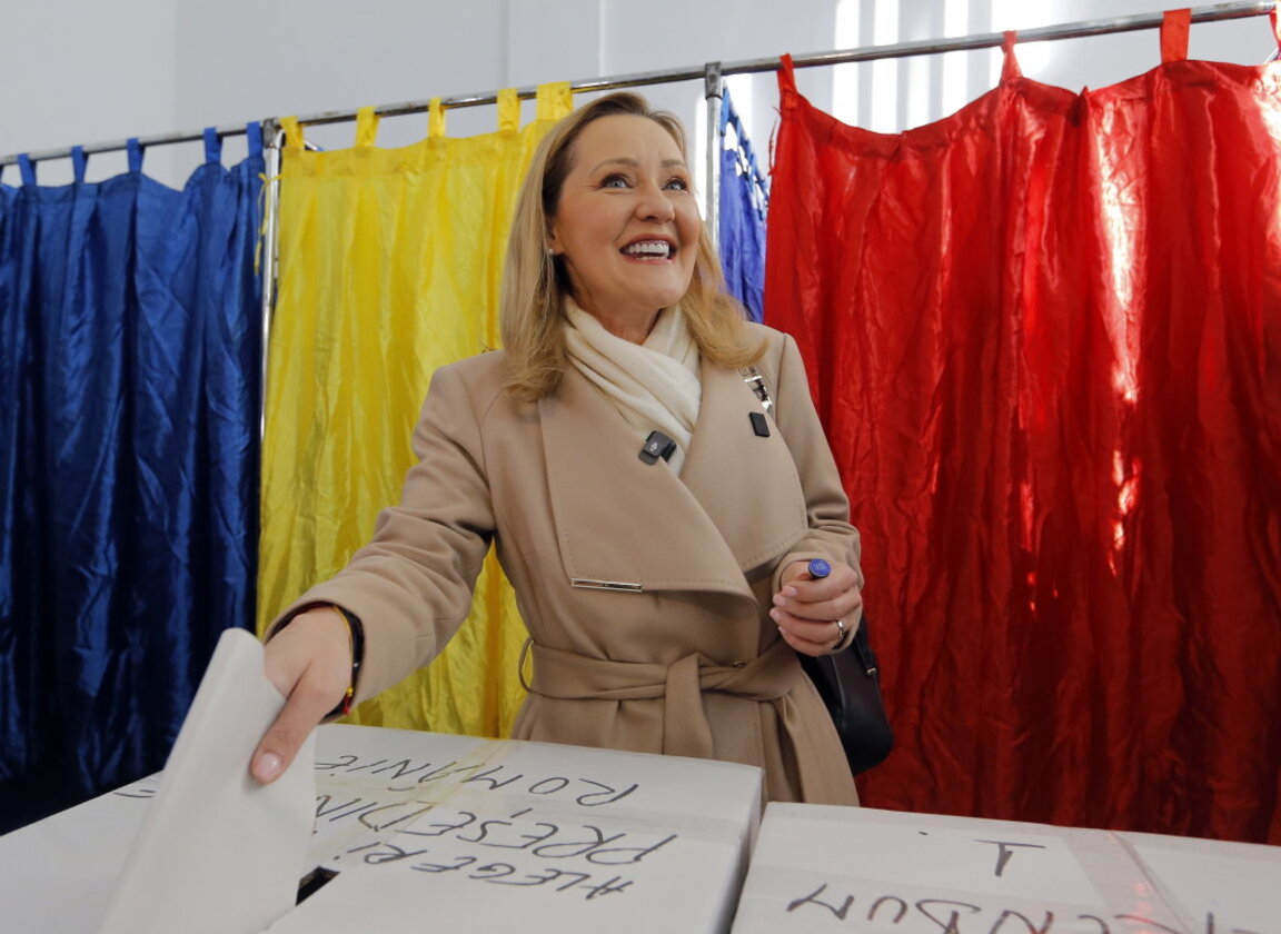 Елена Ласкони