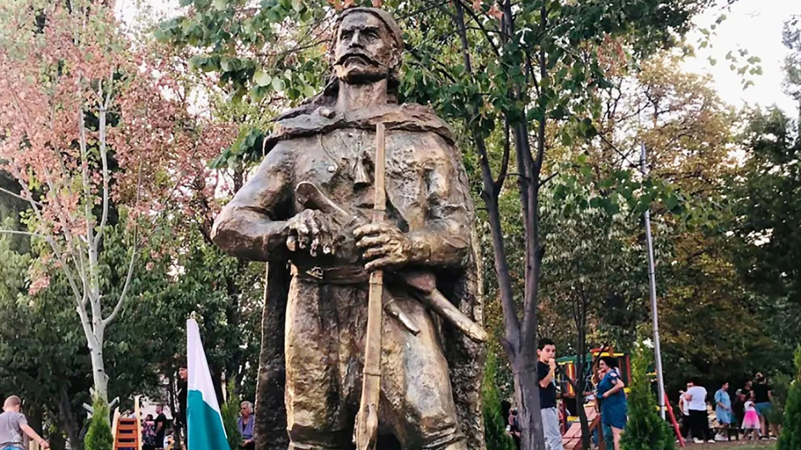 „Страхиле, страшни војводо“ – величање х...