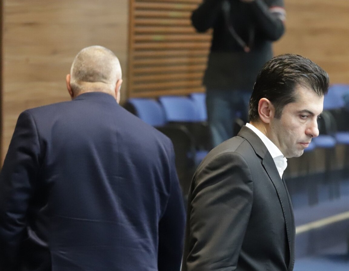 Денков в МВнР, Габриел - по евровъпросите и премиер. Кирил Петков разясни меморандума