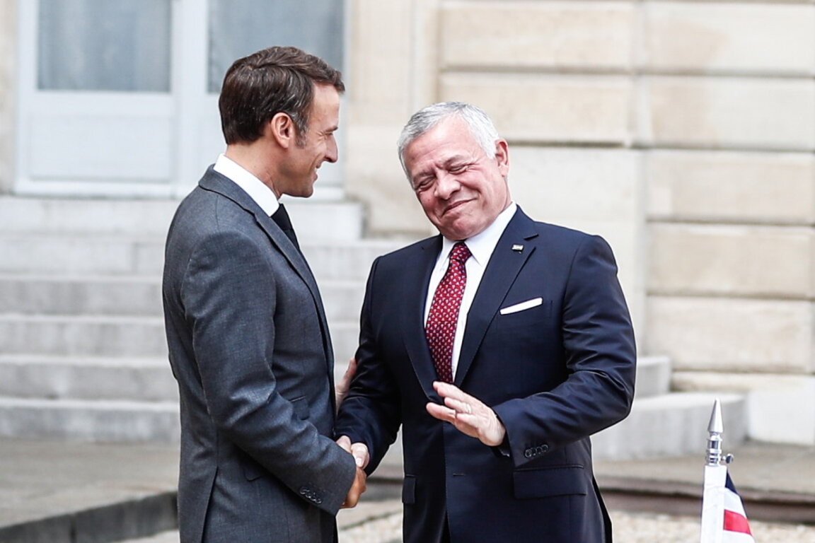 Еманюел Макрон с краля на Йордания Абдула II.