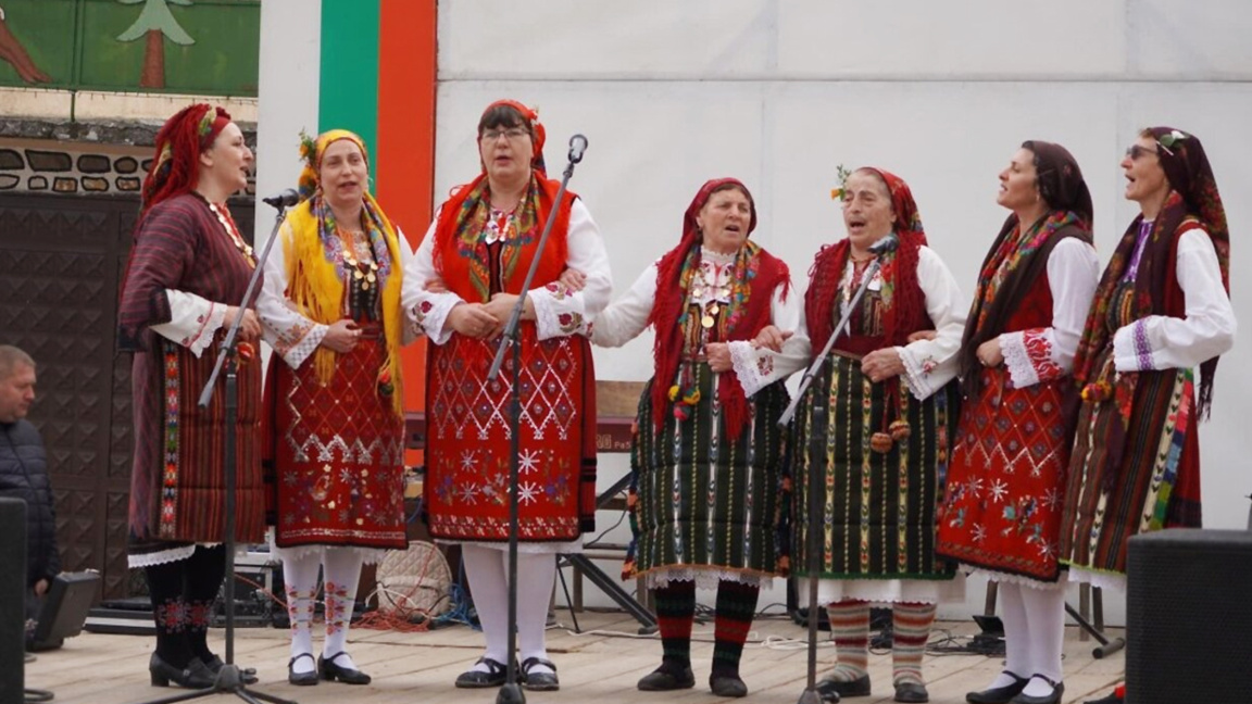 The Dobarsko grannies preserve a Bulgarian folklore treasure – Vodichni songs