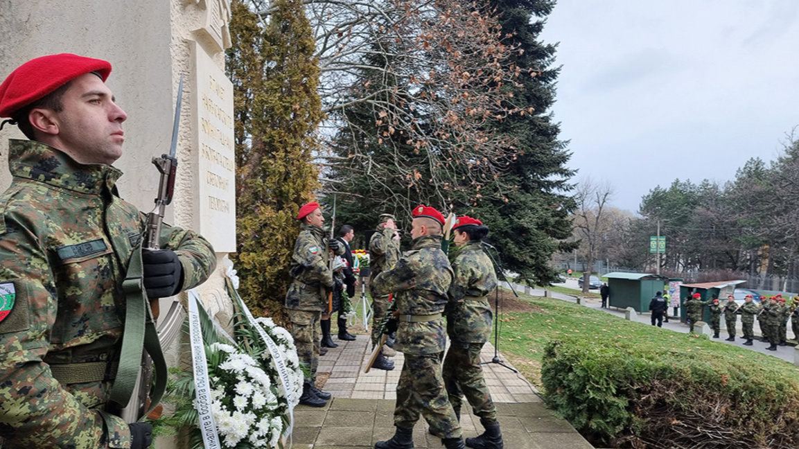 Bullgaria nderon ushtarët bullgarë të rënë në Qerbela